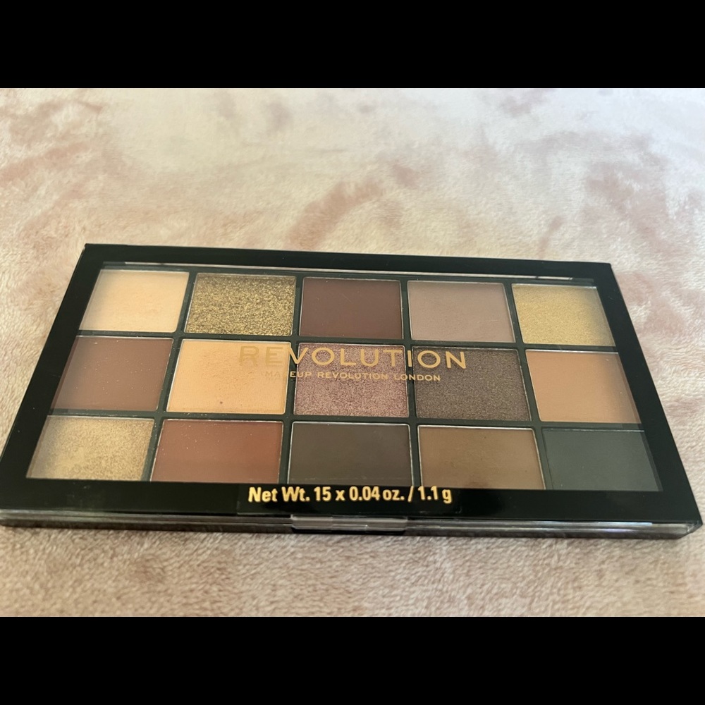 REVOLUTION Reloaded Palette Velvet Rose